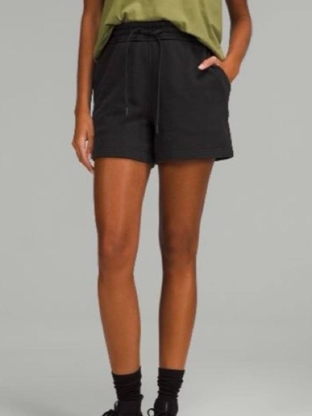 Lululemon Loungeful High-Rise Short 4” – Size 6